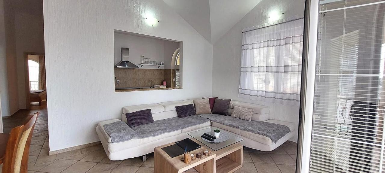 D & S Family Apartments บุดวา ภายนอก รูปภาพ